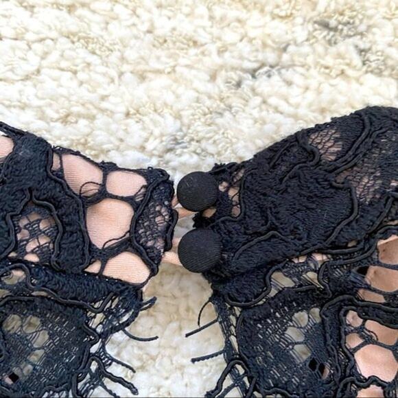 NWT Alexis Kelie Short Sleeve Lace Open Back Jumpsuit Black Size XS - Picture 11 of 15